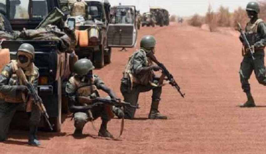مقتل 5 جنود ماليين في هجوم على حاجز للجيش