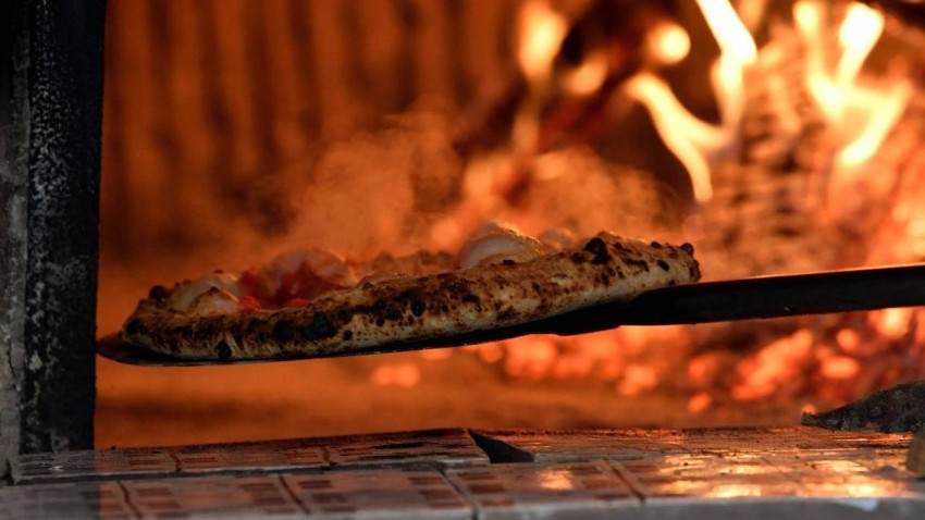 بالفيديو.. قناة فرنسية تعتذر لإيطاليا عن إعلان "بيتزا كورونا"