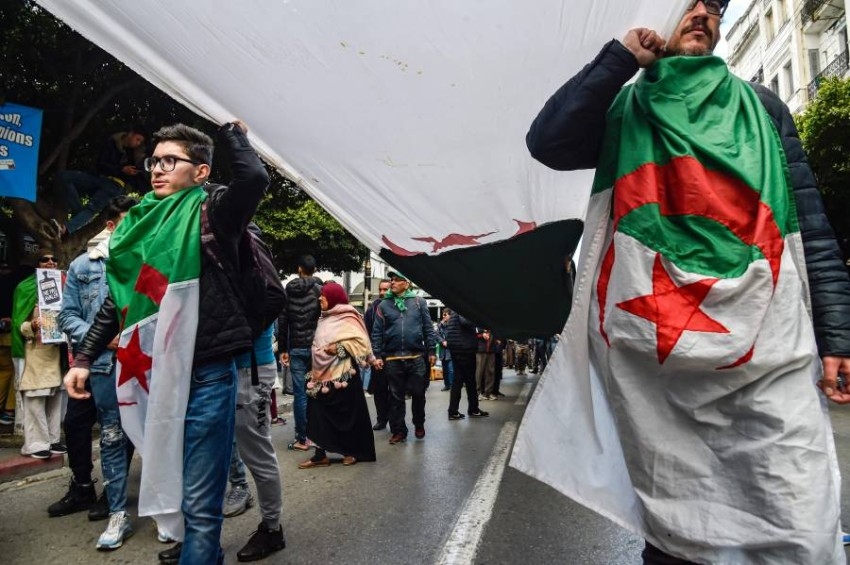 الشرطة الجزائرية تقمع مظاهرة للحراك بالعاصمة لمنع «احتجاجات السبت»