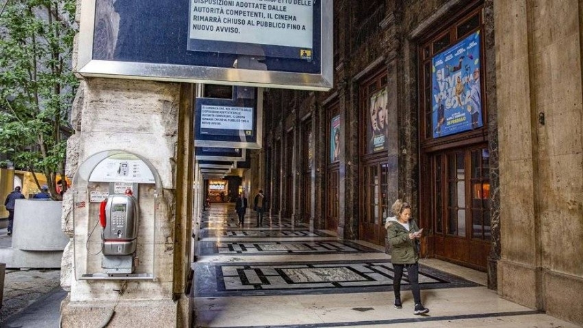 «كورونا» يغلق صالات السينما والمسارح والمتاحف بإيطاليا