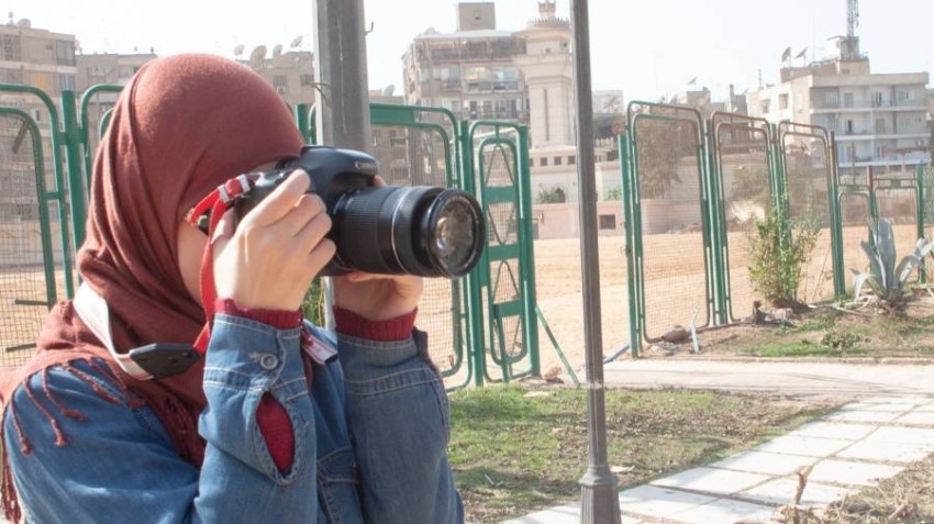 بالفيديو.. «قد التحدي» مبادرة مصرية لتعليم المكفوفين فنون التصوير