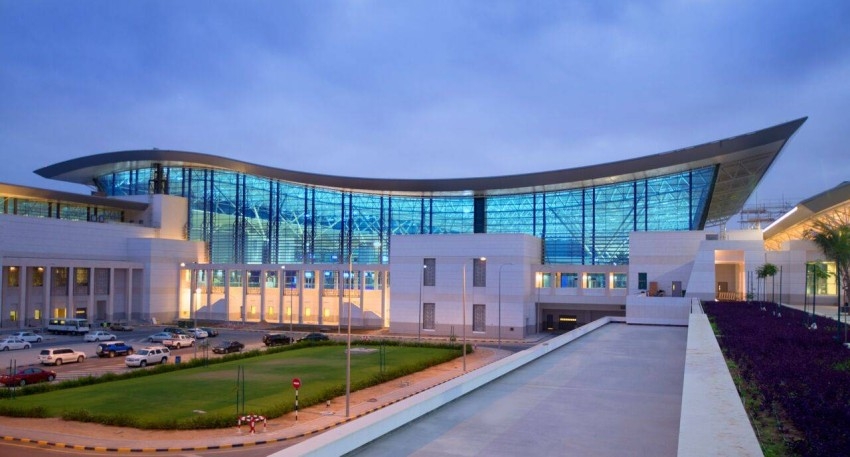 مطار «مسقط الدولي» و«صلالة» يسجلان تقدماً بقائمة أعلى التصنيفات العالمية