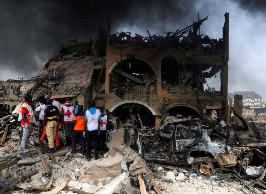 نيجيريا.. مقتل 15 وتدمير 50 منزلاً بانفجار خط أنابيب نفط في لاغوس