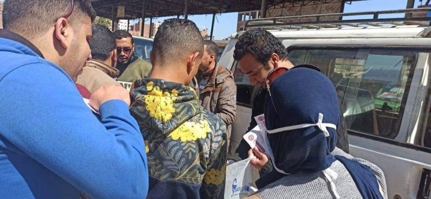 شباب يجوبون المحافظات المصرية لنشر الوعي بخطورة «كورونا»