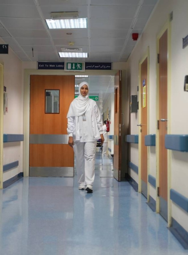 ممرضة من داخل مستشفى العزل: بقاؤكم في المنازل أساس القضاء على «كورونا»