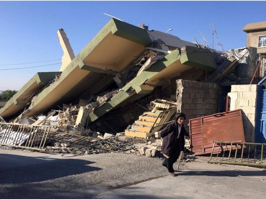 زلزال يضرب وسط إيران