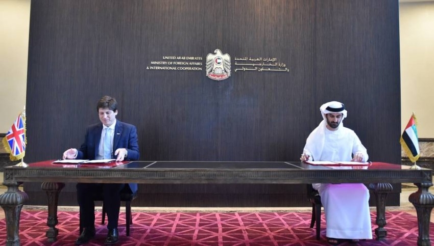 الإمارات والمملكة المتحدة يتعاونان بشأن رحلات الترانزيت للبريطانيين