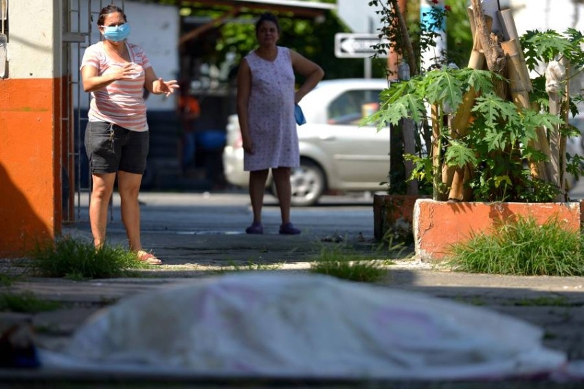بعد انتشار جثث «كورونا» في الشوارع.. نائب رئيس الإكوادور يعتذر عن المأساة