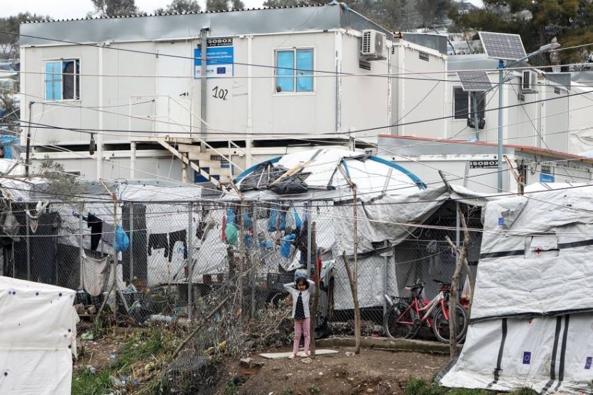 "لا يعرف الأسلاك الشائكة".. الفيروس يصل مخيمات اليونان ودعوات لأوروبا لاستقبال اللاجئين