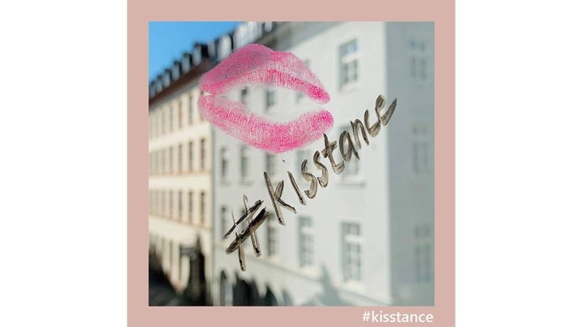 «كوزنوفا» تطلق حملة «#Keep your Kisstance»و تبرعات لمنظمة «أطباء بلا حدود»