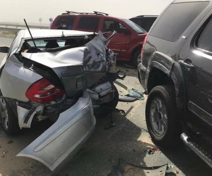 3 إصابات في حادث اصطدام بين 13 سيارة على شارع الإمارات بدبي