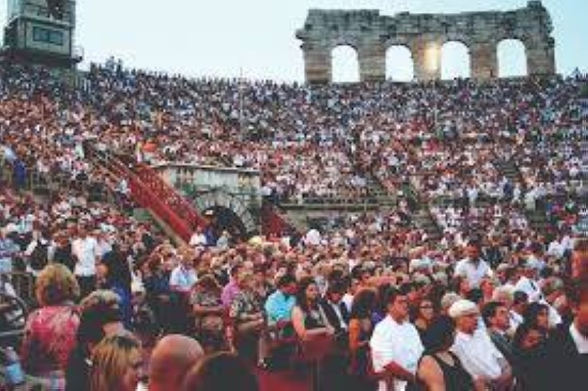 تأجيل مهرجان الأوبرا الصيفية في فيرونا إلى 2021