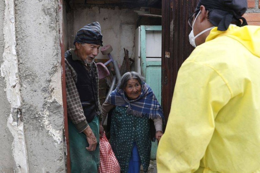 «تبني الأجداد».. حملة تجمع الشباب بجيرانهم المسنين في بوليفيا