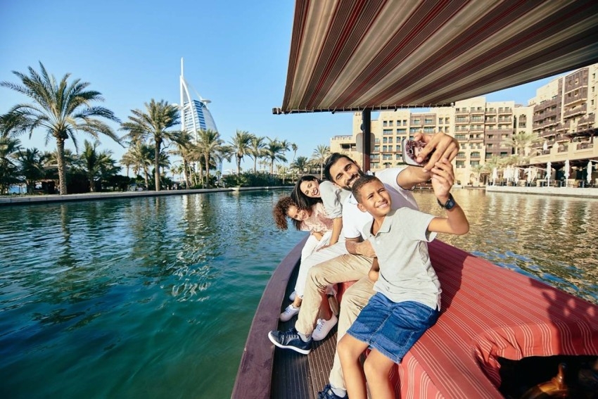 العطلات والسفر الداخلي يقودان تعافي السياحة الخليجية من (كوفيد-19)