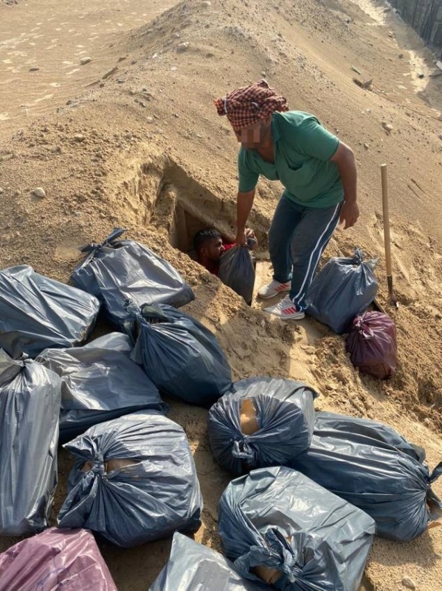 شرطة دبي تكشف حفرة لتخزين المشروبات الكحولية وتضبط المشتبه بهم