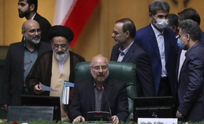 انتخاب قائد سابق بالحرس الثوري رئيساً للبرلمان الإيراني