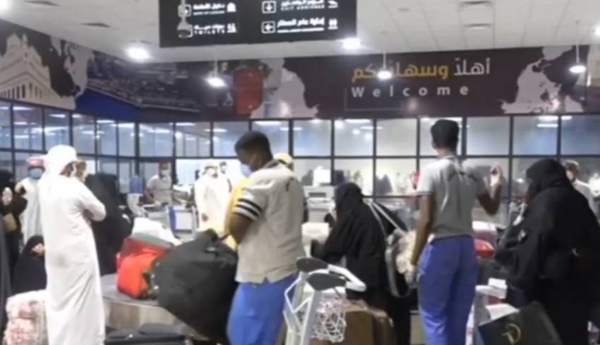 الإمارات تسهل عودة 100 من الرعايا اليمنيين إلى بلادهم