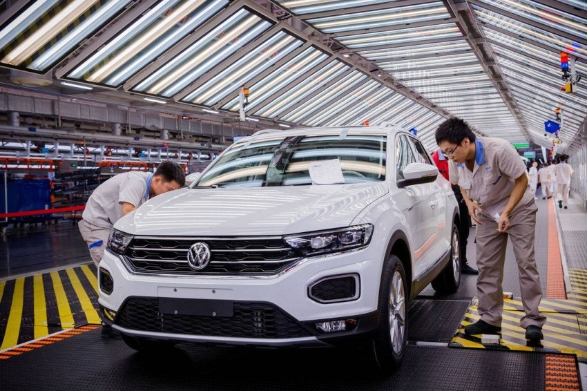 «فولكس فاغن» تستثمر 2 مليار يورو في السيارات الكهربائية بالصين