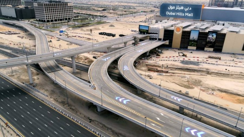 إنجاز الطرق المؤدية إلى «دبي هيلز مول» وعليها 13 جسراً