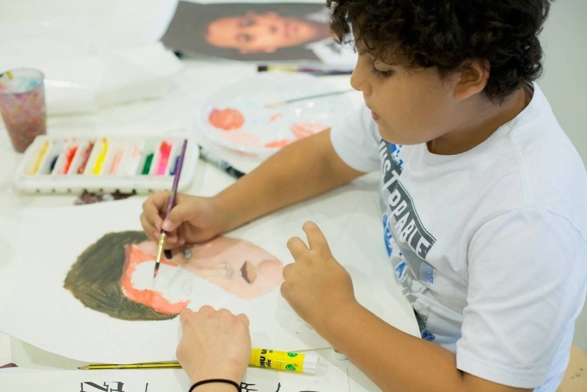 الجليلة لثقافة الطفل يطلق برنامج تعلم الفنون عن بُعد