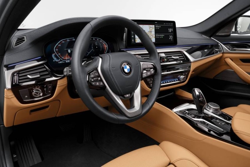 بالصور.. BMW تطلق سيارات الفئة الخامسة الجديدة في الشرق الأوسط