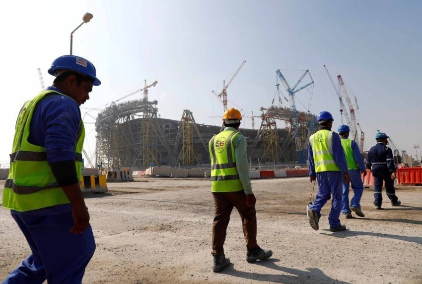 قطر تُشرد العمال المغاربة.. وتتركهم للتسوّل