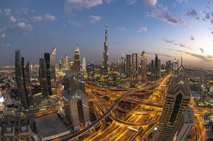اقتصاديون: الكيانات الكبرى تدعم مواجهة دبي للتحديات الاقتصادية