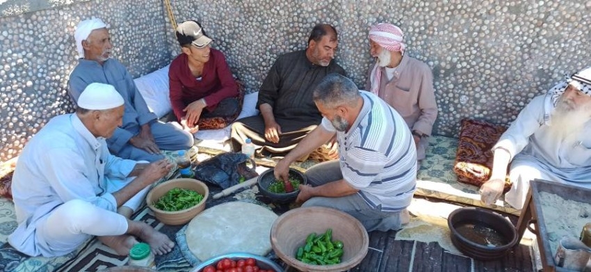 قدور فتة العجر ..نكهة تراثية تجمع الباذنجان بالبطيخ والفلفل على المائدة الفلسطينية