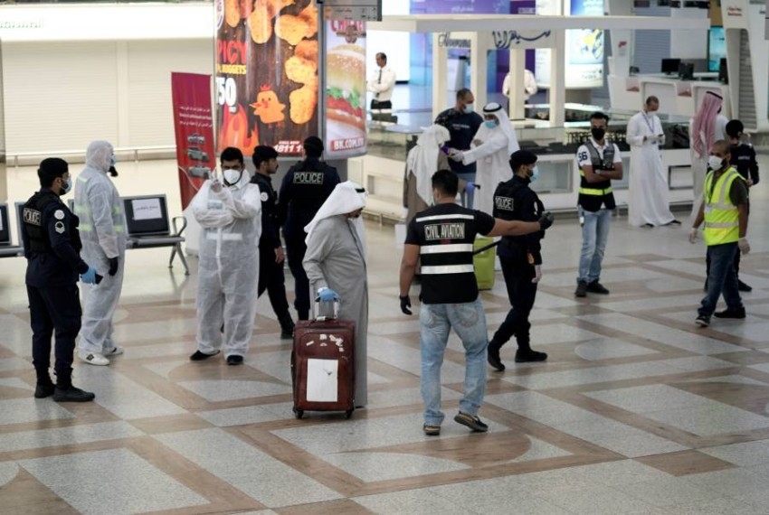 الكويت تسجل 4 وفيات و742 إصابة جديدة بكورونا