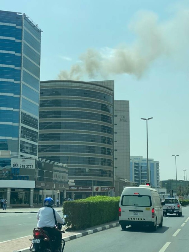 دفاع مدني دبي يسيطر على حريق مطعم بلا إصابات