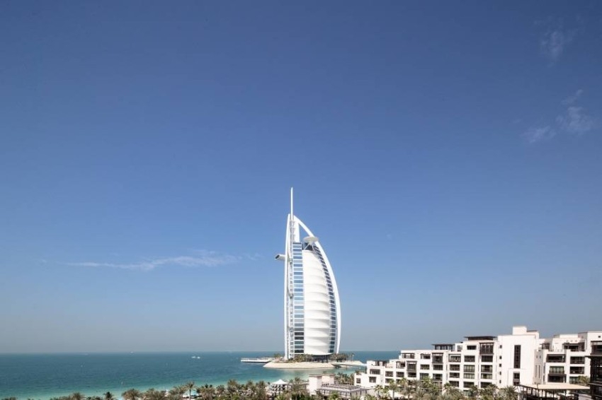 بلدية دبي تخطر الفنادق برفع الرسم إلى 7% بدلاً من 3.5%