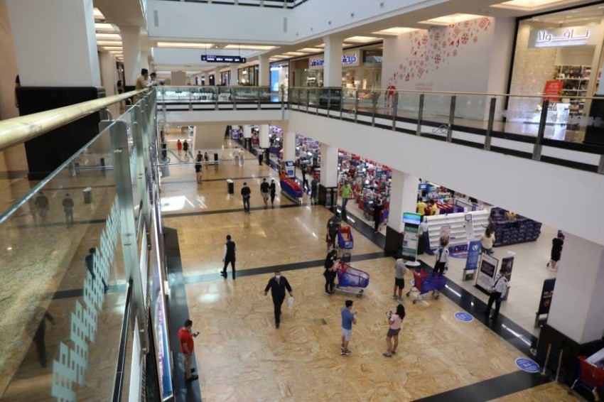 الإمارات ترفع نسبة الدخول إلى المراكز التجارية والمطاعم إلى 60%