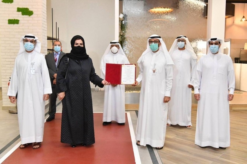 «وثائق إقامة دبي» ينال الاعتماد الدولي من «الإمارات العالمي للاعتماد»