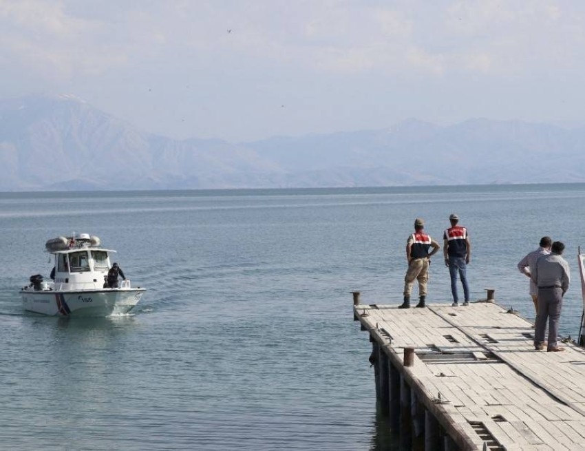 غرق قارب يُقل نحو 60 مهاجراً في بحيرة «وان» شرق تركيا