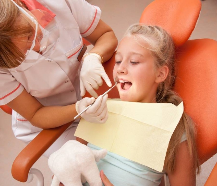 إقبال كبير على عيادات الأسنان لإصلاح ما سببه «حجر كورونا»