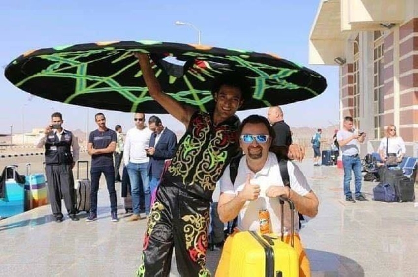 مصر تستقبل السياح بالمزمار والطبل البلدي