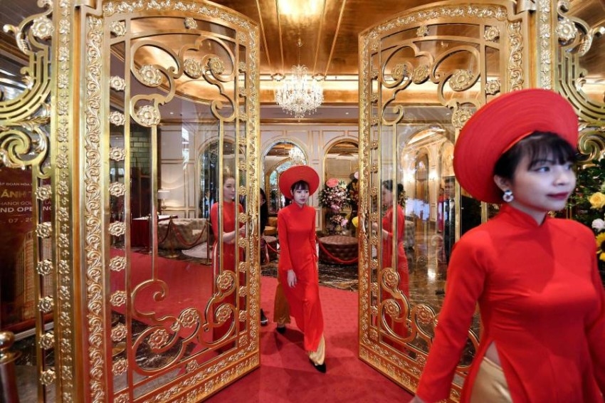 فيتنام تفتتح أول فندق مطلي بالذهب في العالم