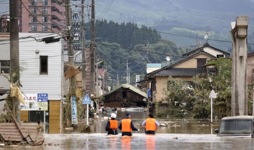 أكثر من 12 شخصاً يُخشى مقتلهم جراء فيضانات جنوب اليابان