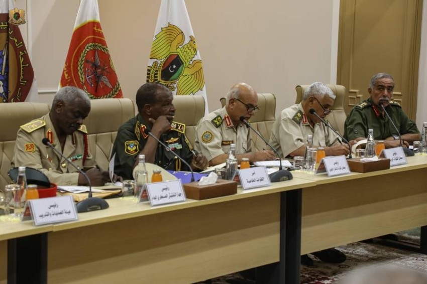 حفتر يجتمع بقادة الجيش بعد يوم من «هجوم الوطية»