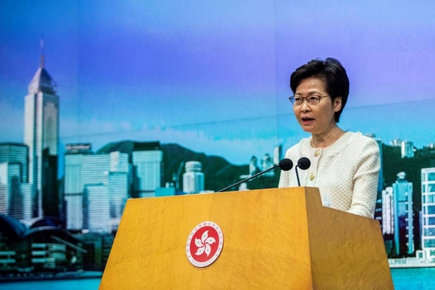 رئيسة السلطة التنفيذية في هونغ كونغ تتعهّد تطبيق قانون الأمن القومي «بصرامة»