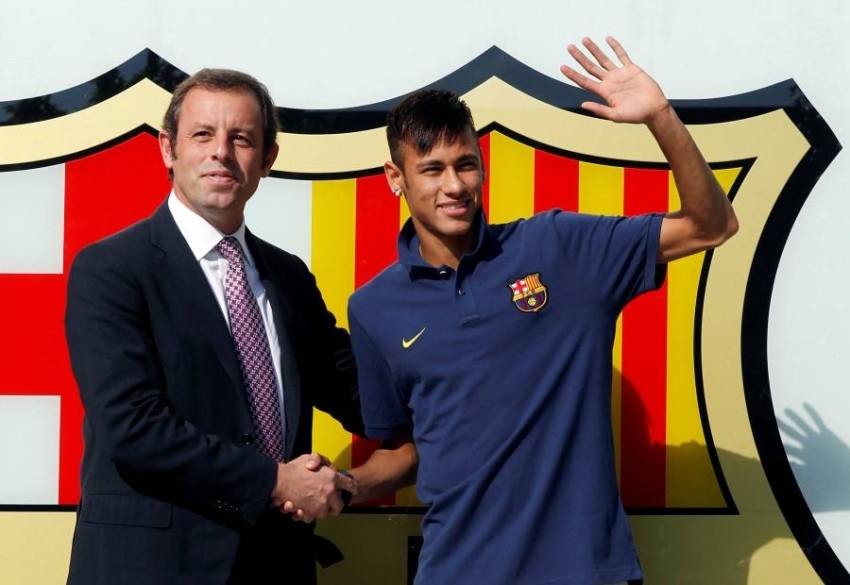 المحكمة الرياضية ترفض دعوى سانتوس ضد برشلونة في صفقة نيمار