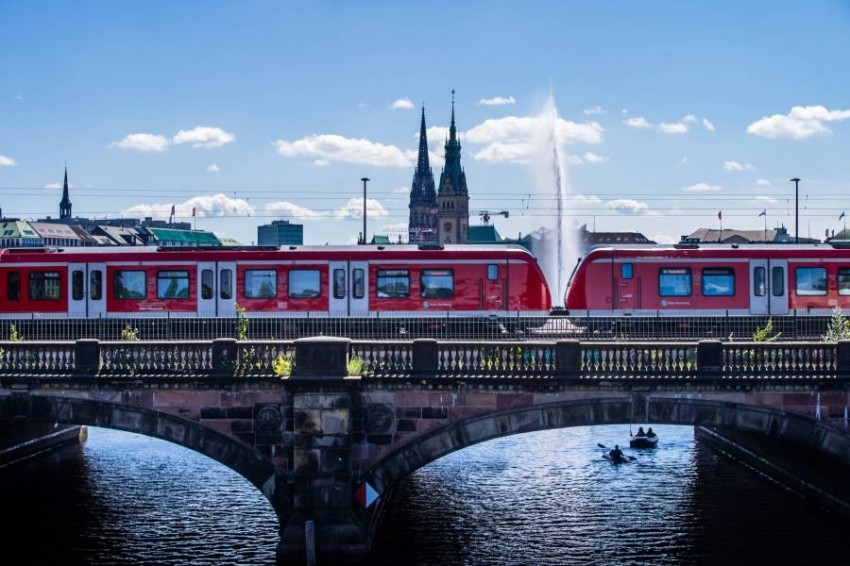 الشرطة الألمانية توقف 12 قطاراً بسبب كورونا