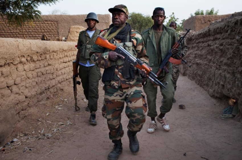 نشر قوات أوروبية خاصة في مالي اعتباراً من الأربعاء