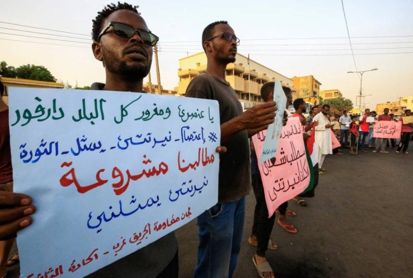 السودان.. قوات أمن تفض مخيماً احتجاجياً في دارفور وسقوط قتيل