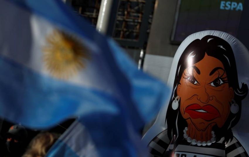 قيود كورونا تهدم الهدنة السياسية قصيرة الأمد في الأرجنتين