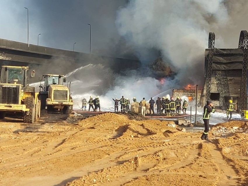 تفاصيل اندلاع حريق بخط أنابيب لنقل النفط في مصر