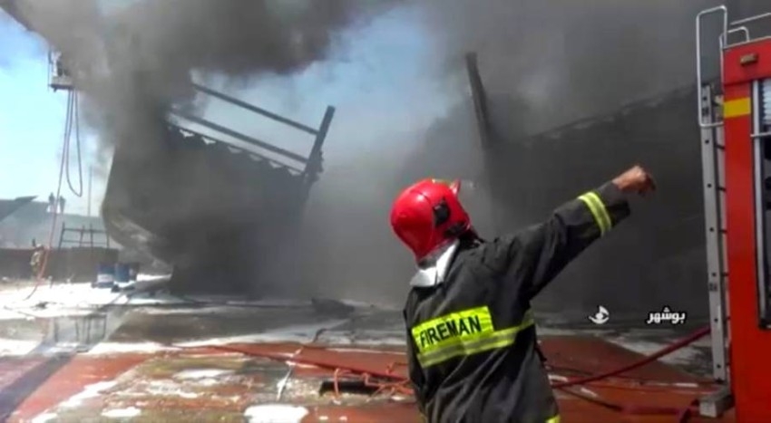 اندلاع حريق في 7 سفن في ميناء بوشهر الإيراني