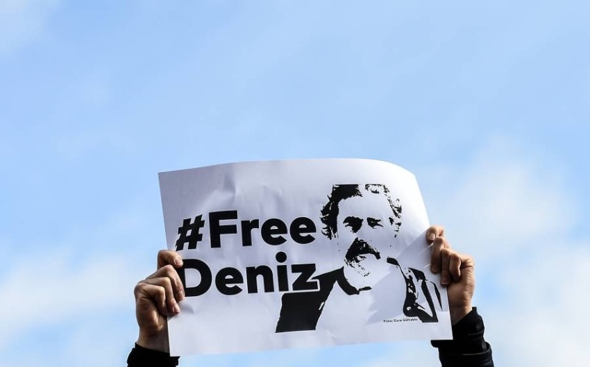محكمة تركية تقضي بحبس صحفي غيابياً بتهمة دعم «الإرهاب»