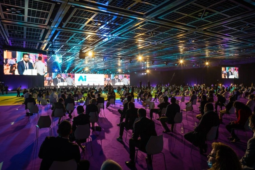 دبي تعيد الحياة لقطاع الفعاليات العالمية بتنظيم «عالم الذكاء الاصطناعي»