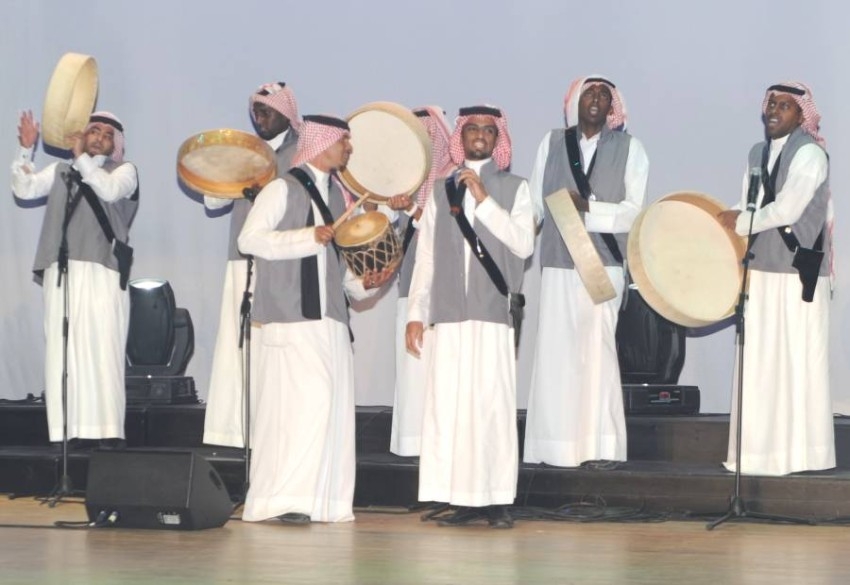 «الجوهرة».. 42 شاباً يُعرِّفون بفنون السعودية التراثية